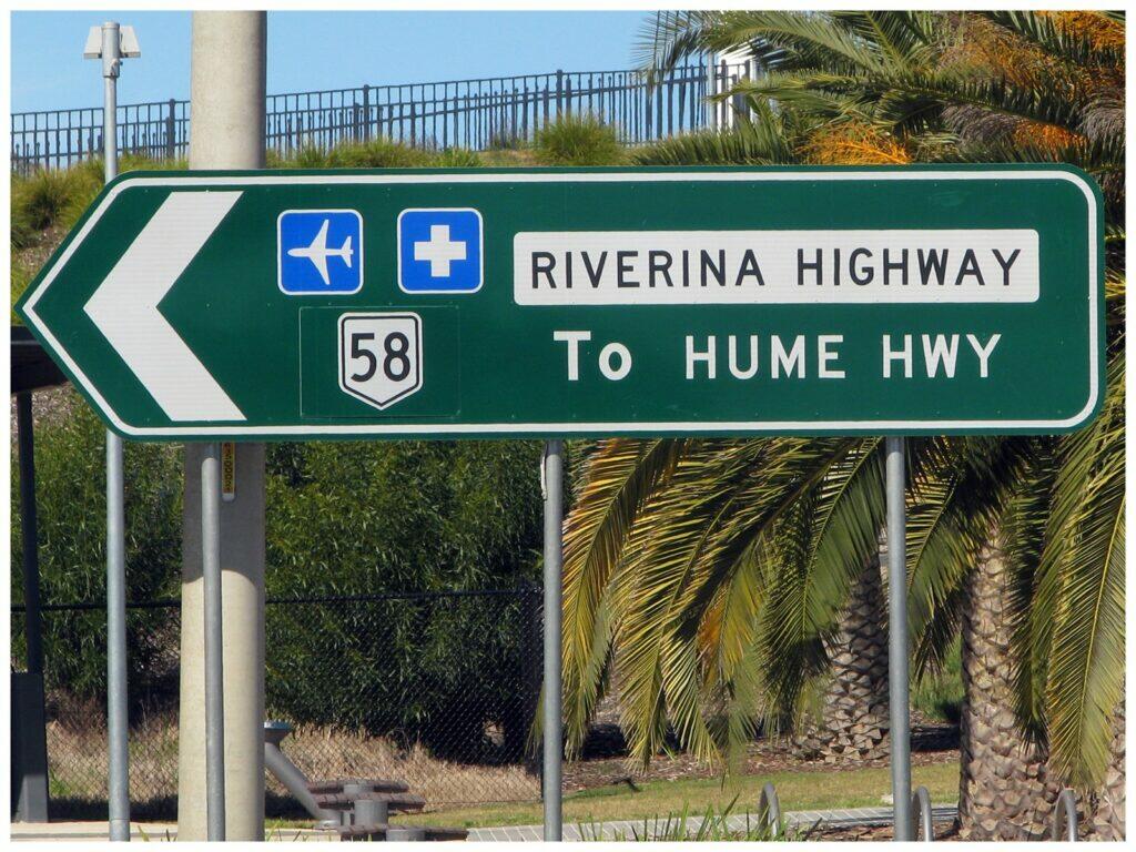 albury road signage