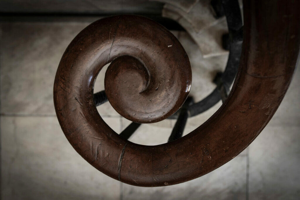 spiral wood staircase handle